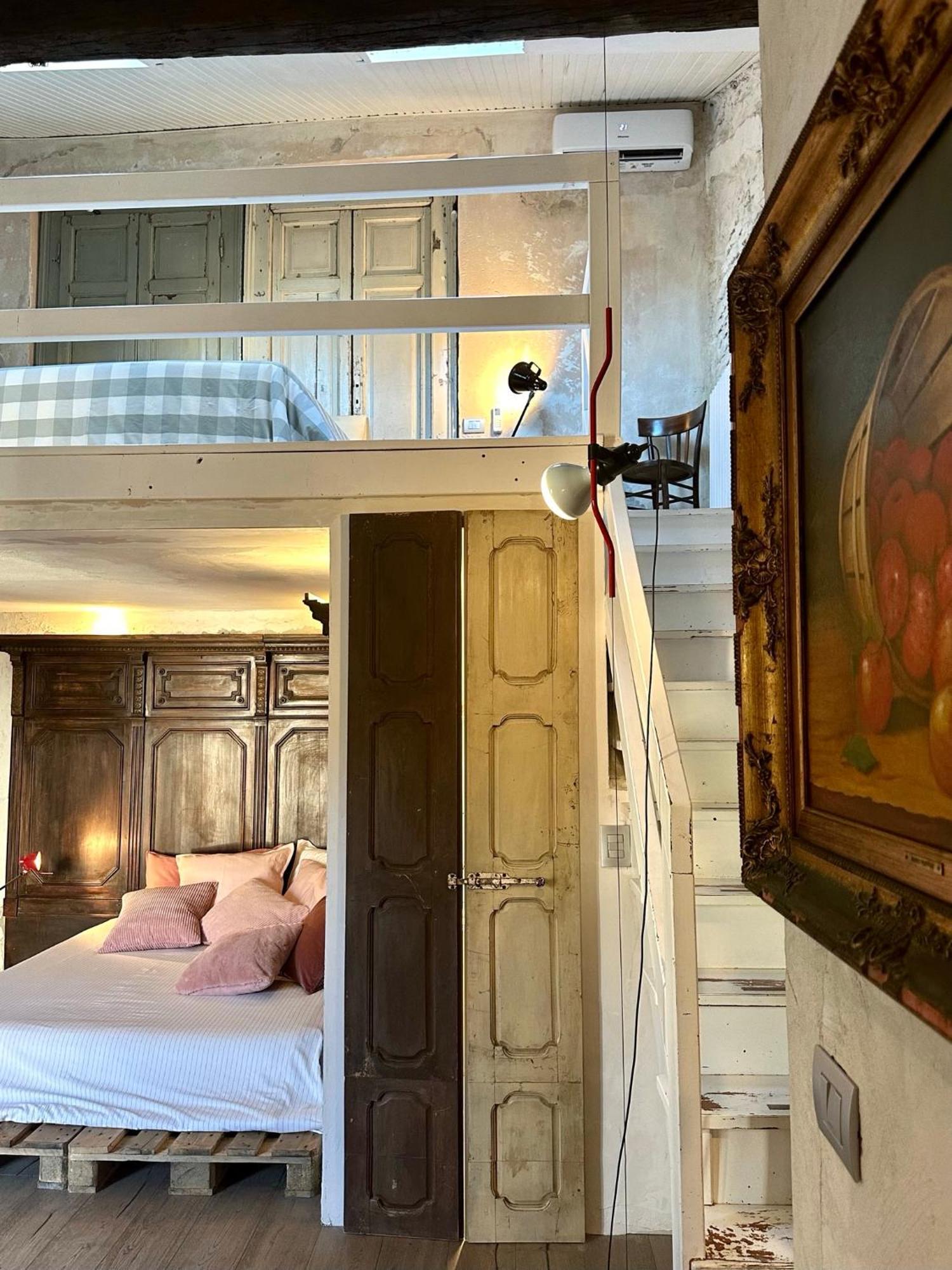 Charming And Design Attic Loft Central Milan In Coolest Area Navigli Ticinese Dış mekan fotoğraf