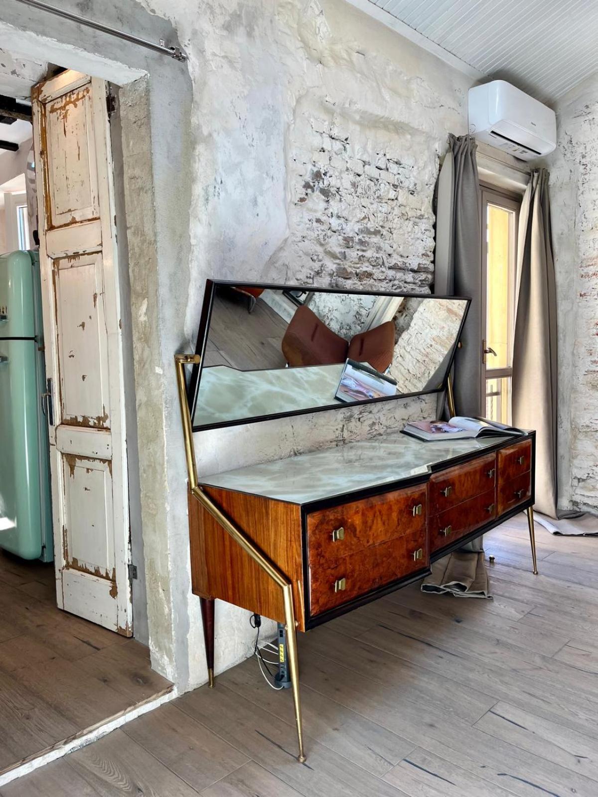Charming And Design Attic Loft Central Milan In Coolest Area Navigli Ticinese Dış mekan fotoğraf